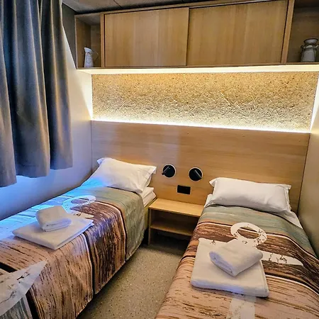 Ahoi Hause 17 * Drage